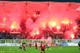 Fanouci Arky ve 2. polsk lize pyrem neetili a rozplili svj stadion do ervena.