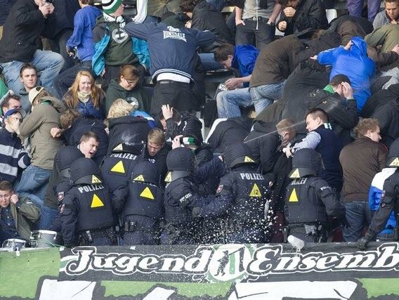 /titleImg/boj-za-pyro-policie-zranila-36-fanousku/1/3614.jpg?width=570