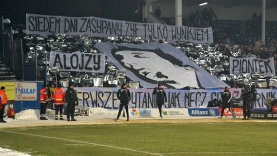 /titleImg/choreo-torcidy-zabrze-pro-zasypaneho-hornika/1/4647.jpg?width=570