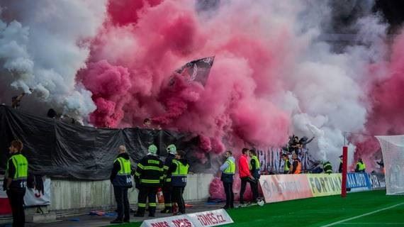 /titleImg/dk-lfa-uzavreni-tribuny-sever-se-blizi/1/8531.jpg?width=570