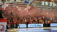 Elektrizujc atmosfra na Basketbalu v Tel Avivu