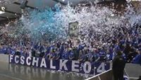 Fanouci Schalke si zpestili pestvku v hale