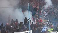 Fans Slavie se v Liberci museli zouvat a svlkat