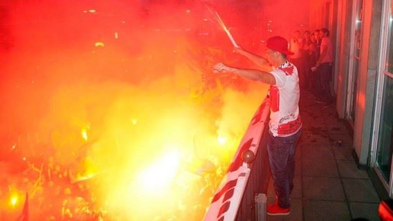 /titleImg/hraci-basileje-odpalili-pyro-a-stiha-je-policie/1/4058.jpg?width=570