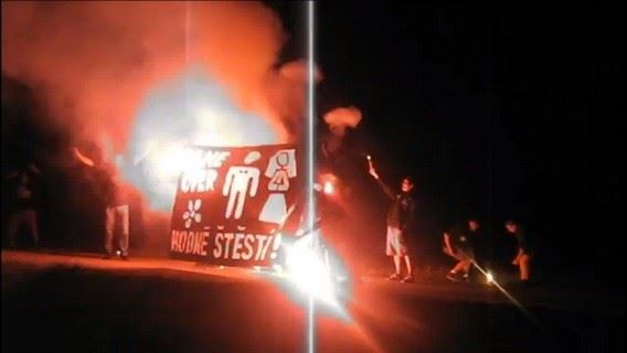 /titleImg/kdyz-na-svatbe-hori-ohne-a-voni-dymovnice/1/4276.jpg?width=570