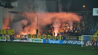 Pohled na tribuny 13. kola Synot ligy