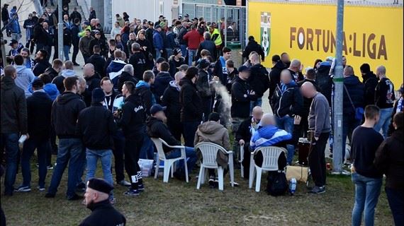 /titleImg/pohled-na-tribuny-26-kola-prvni-fotbalove-ligy/1/8775.jpg?width=570