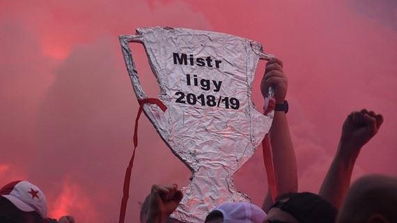 /titleImg/slavia-po-zapase-se-spartou-prevzala-pohar/1/8858.jpg?width=570
