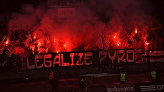 /titleImg/slovensti-fans-sepisuji-petici-na-legalizaci-pyra/1/5762.jpg?width=570