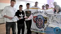 Stoupenci z ad Hanck legie navtvili nemocnici