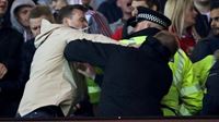 UEFA pokutovala Liverpool i Manchester