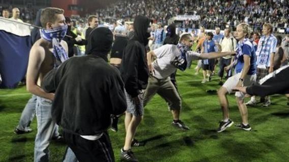 /titleImg/ultras-2011-sto-let-za-opicemi-i-prima-kluci/1/3773.jpg?width=570