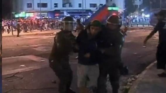 /titleImg/v-chile-po-stretech-s-policii-zatceno-140-fanousku/1/3771.jpg?width=570