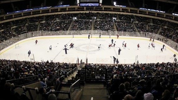 /titleImg/v-nhl-na-trenincich-tisice-fanousku/1/4720.jpg?width=570