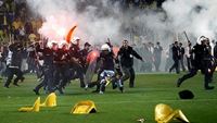 V Turecku vlka na stadionu i v ulicch