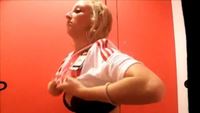 VIDEO: Pi koupi dresu zaili fanouci Ajaxu ok