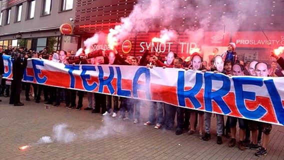 /titleImg/za-tohle-tekla-krev-nasich-deti/1/5946.jpg?width=570